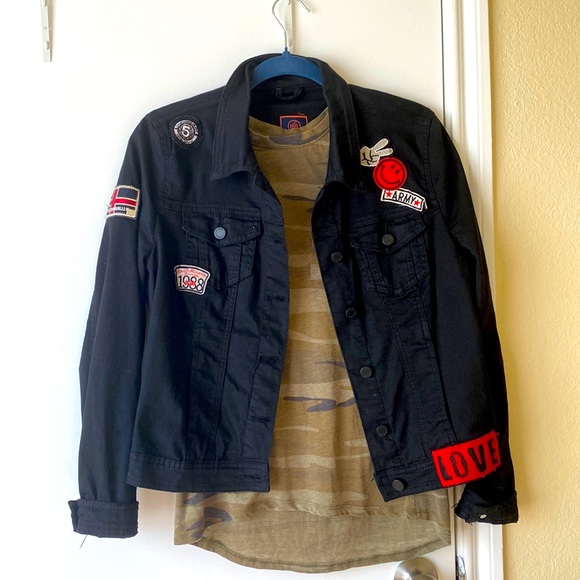 Black jean jacket.  And camouflage shirt - Picture 1 of 4